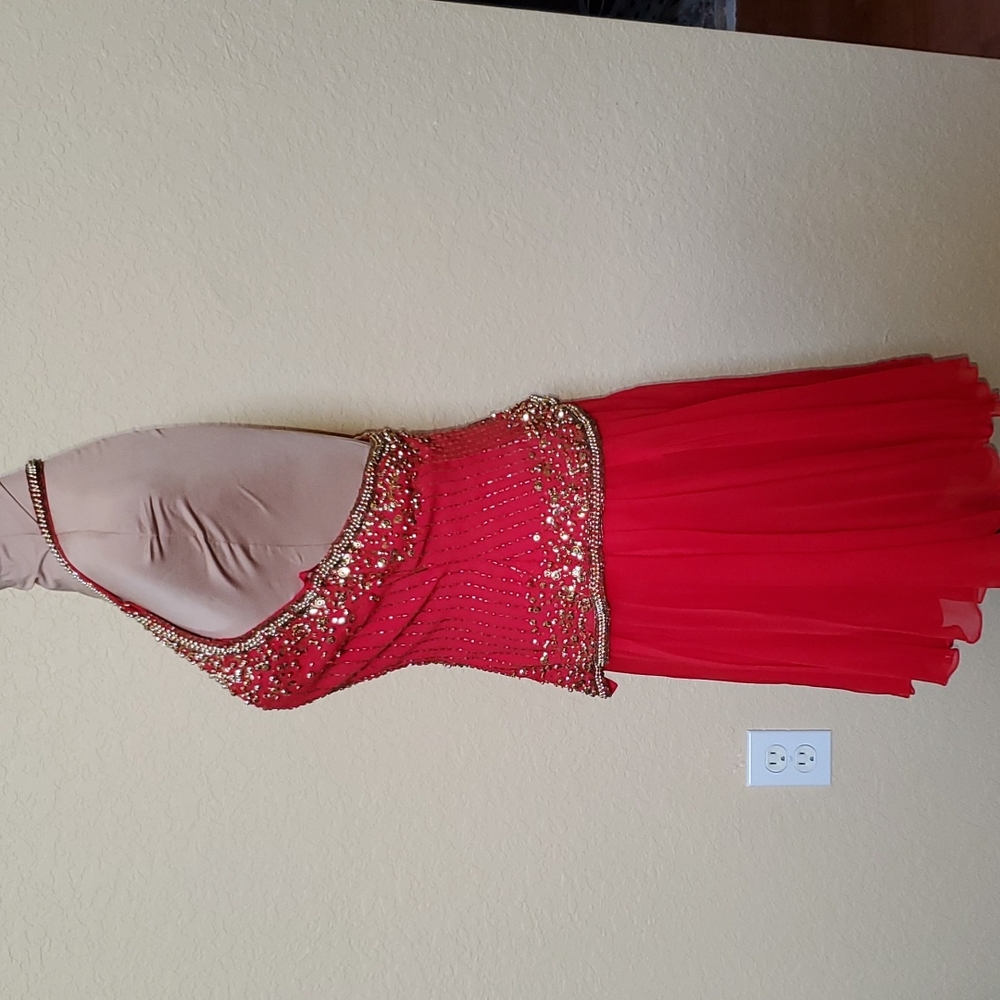 Stunning Red Halter cocktail dress - Picture 3 of 4